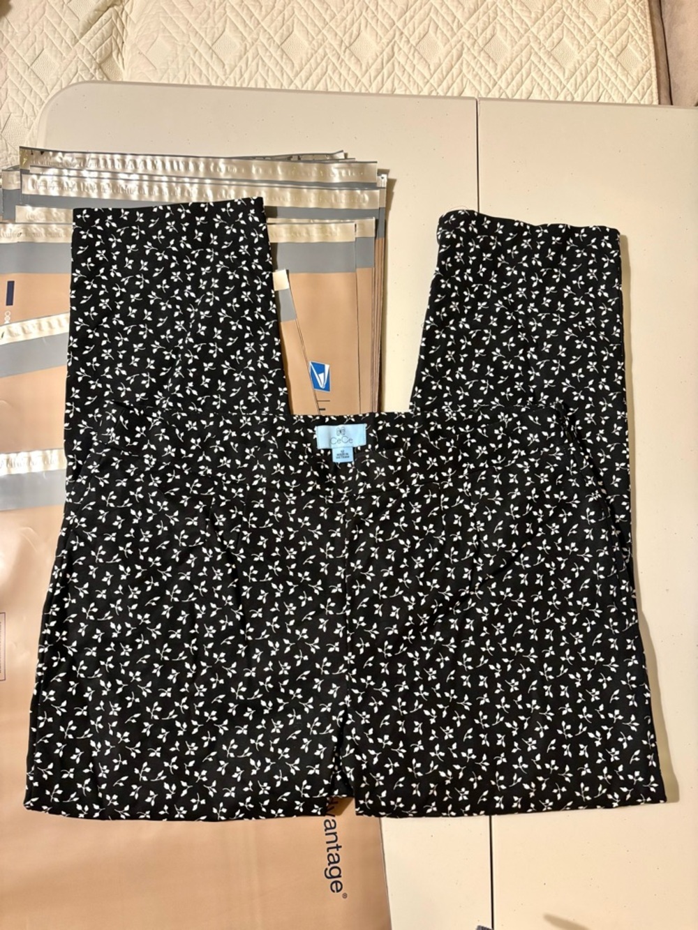 CeCe Black & White Botanical Print Ankle Pants Size 12 Twee Spring Cottagecore